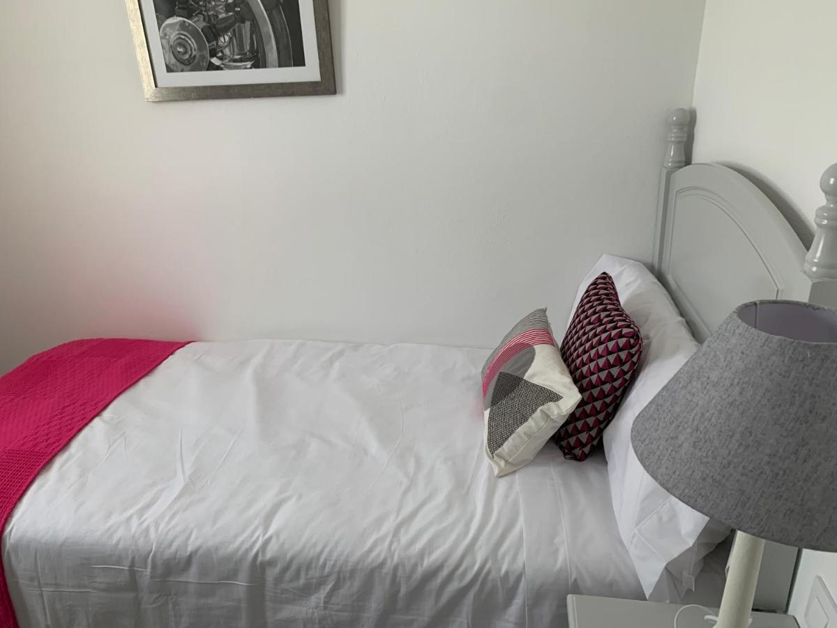 Apartamento En Playa Santo Tomas Es Migjorn Gran ภายนอก รูปภาพ