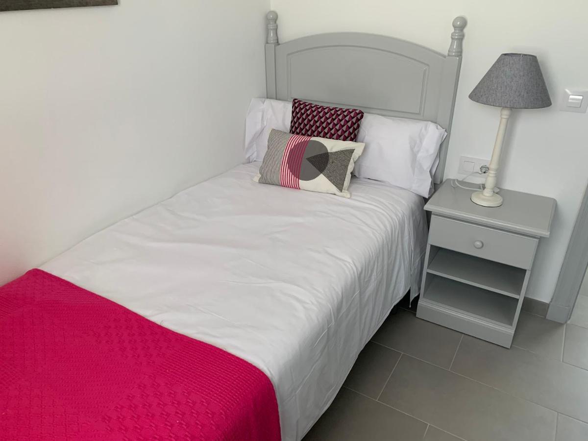 Apartamento En Playa Santo Tomas Es Migjorn Gran ภายนอก รูปภาพ