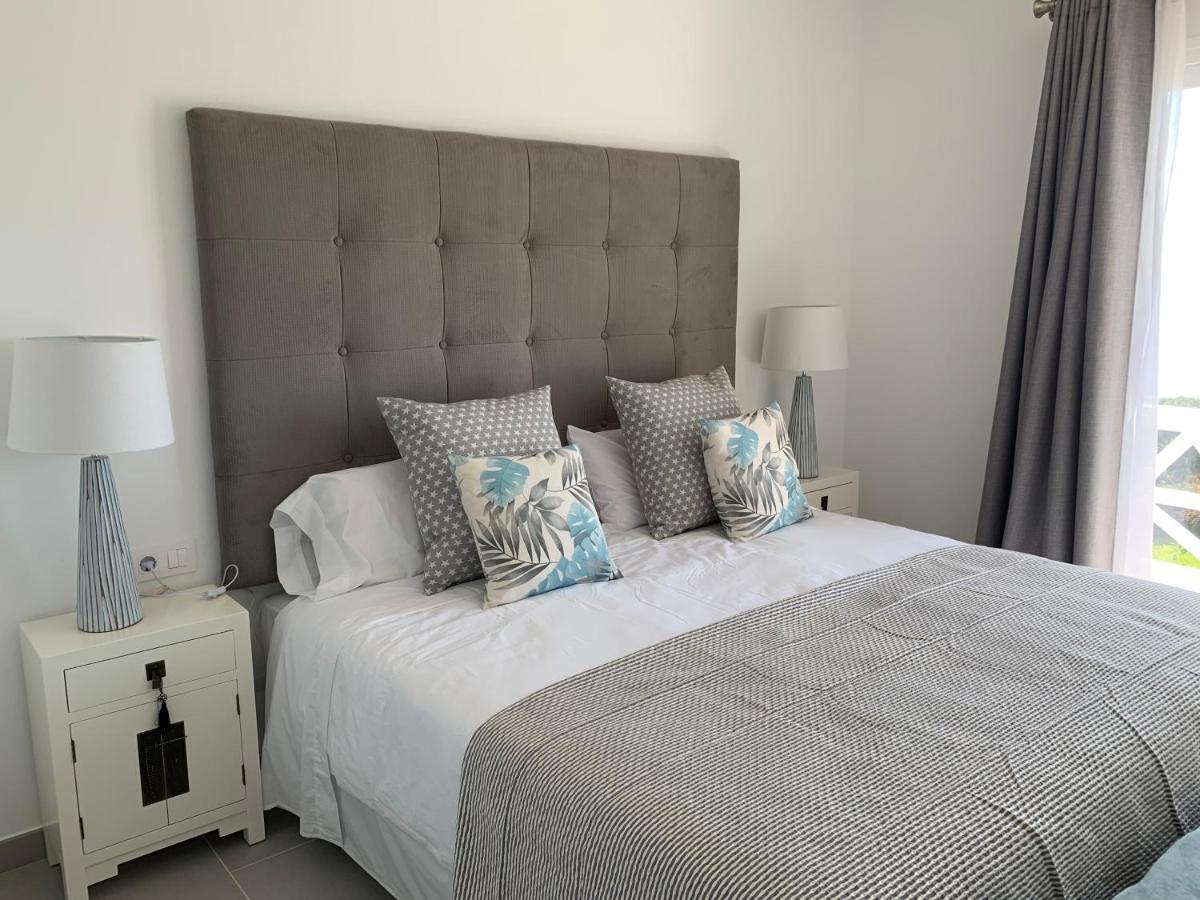 Apartamento En Playa Santo Tomas Es Migjorn Gran ภายนอก รูปภาพ