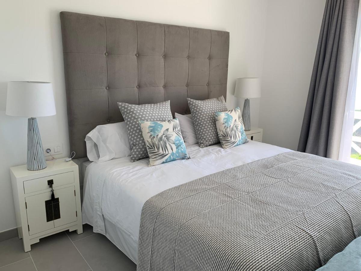Apartamento En Playa Santo Tomas Es Migjorn Gran ภายนอก รูปภาพ